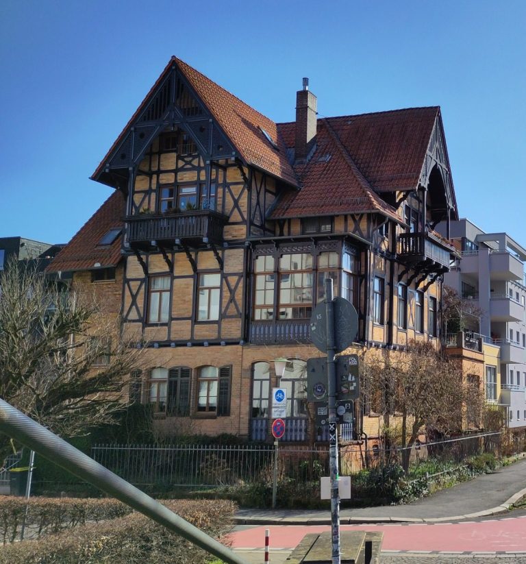Älteres, saniertes Fachwerkhaus in Kassel